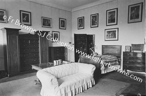 ABBEYLEIX HOUSE DE VESCI'S BEDROOM